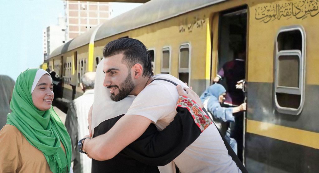 صورة مصر: عودة تقليد تجمع العائلة والأصدقاء في محطة القطارات لتوديع المسافر