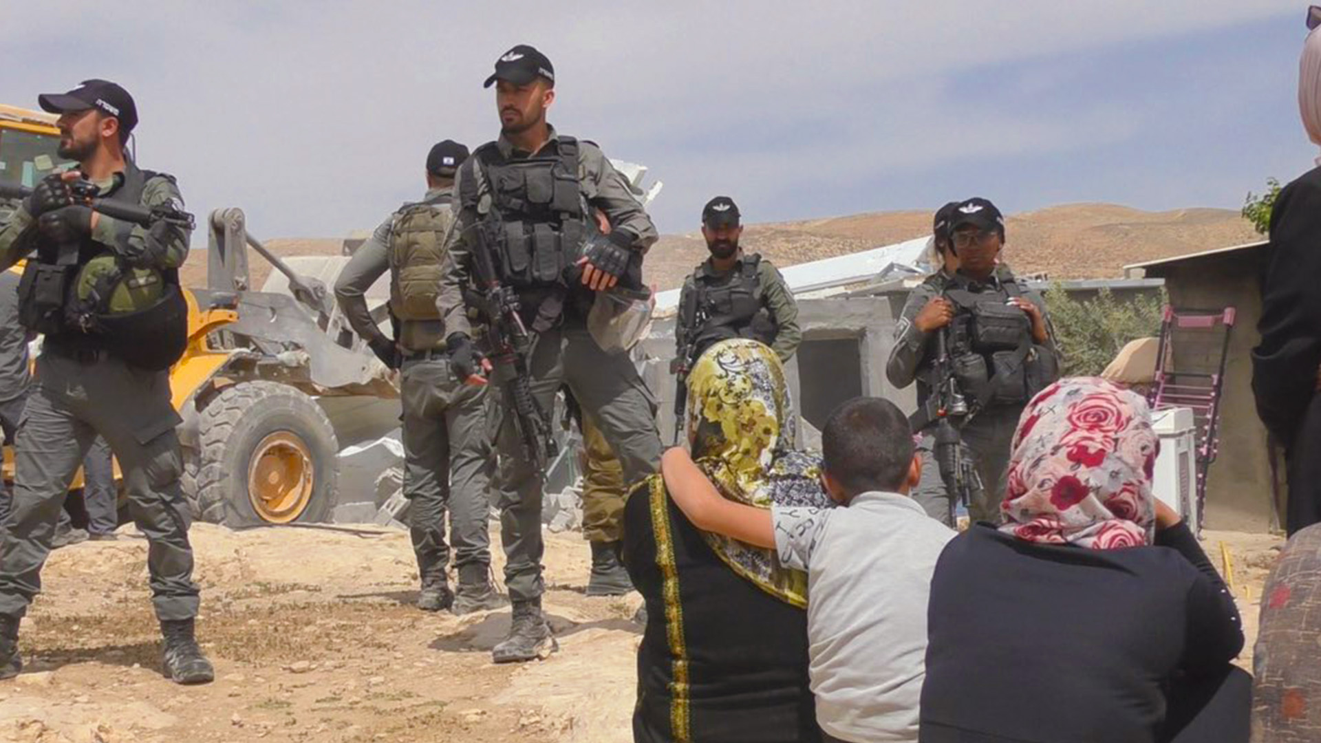 صورة محكمة إسرائيلية تنقذ سكان مسافر يطا بتهجيرهم بدلاً من أن يقتلهم الجيش بتدريباته