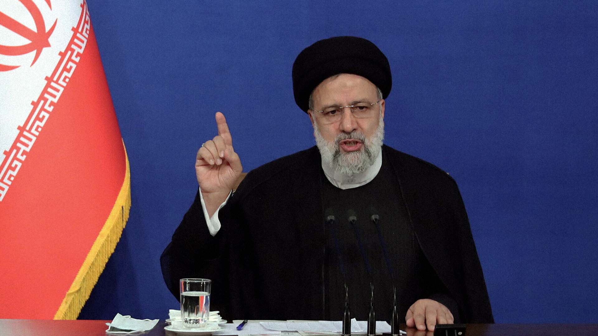 صورة الرئيس الإيراني يأمر بتنفيذ حزمة إصلاحات تبدأ بإعدام المتظاهرين عوض قتلهم في الشارع