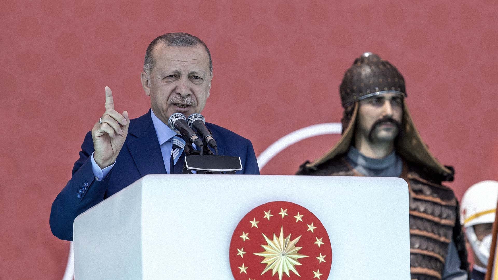 صورة إردوغان يعلن تصفية منافسه الوحيد على تولي الخلافة الإسلامية