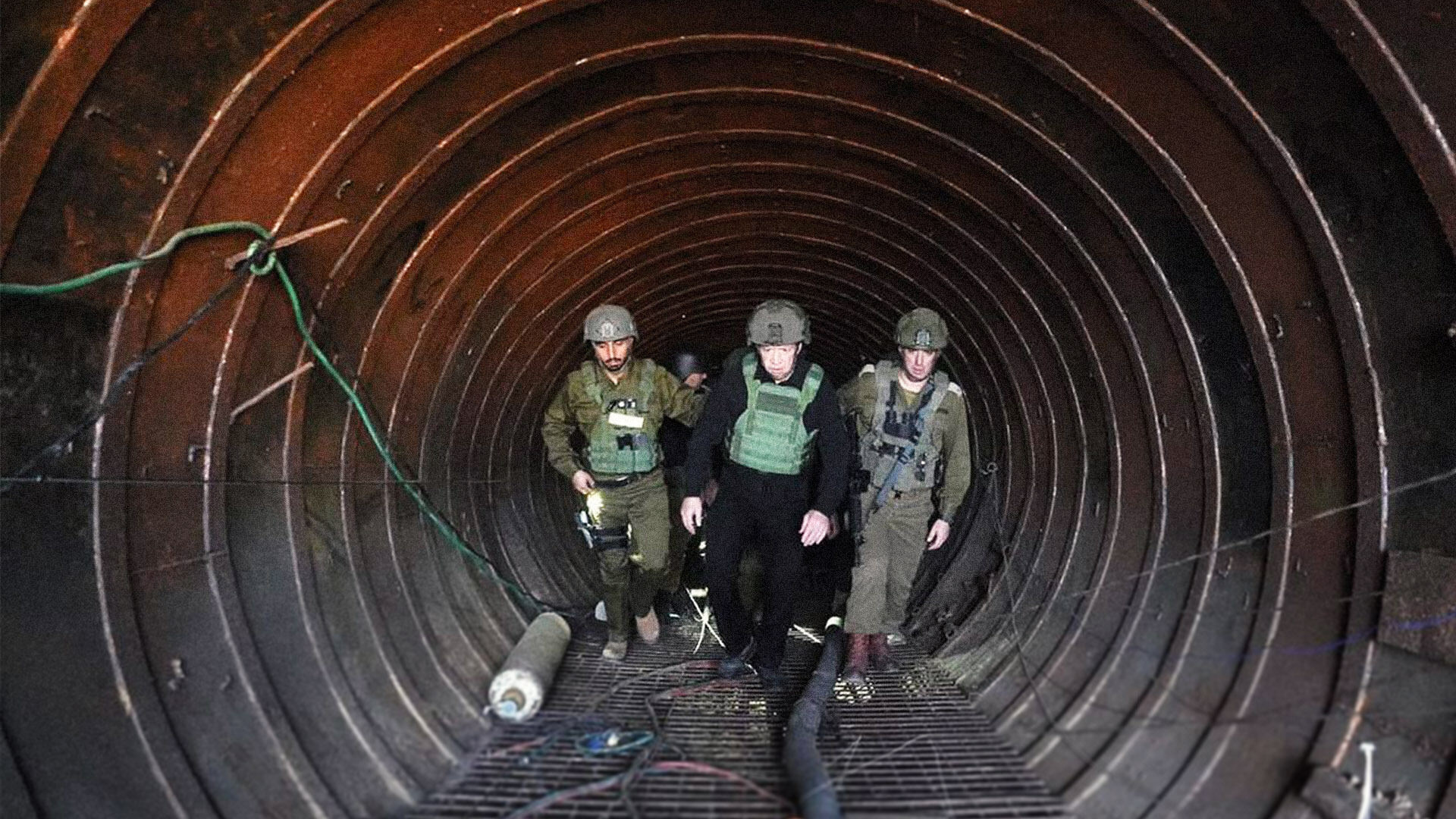 صورة بعد ٧٠ يوماً من الحرب: الجهود الإسرائيلية تثمر باكتشاف نفق سري أربعة طوابق مشمس ذي إطلالة خلابة على دولتين