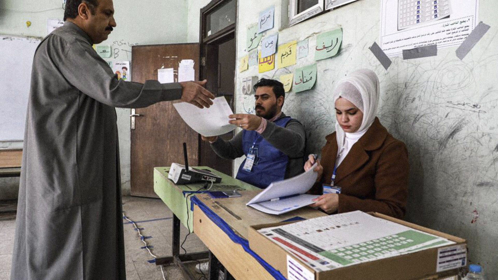 صورة انتخابات مجالس المحافظات العراقية: آمال بتغييرات جذرية في حياة الفائزين