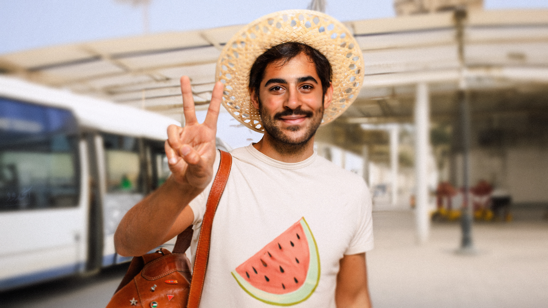 صورة الحدود في مقابلة مع ناشط سيلتحق بقافلة الصمود على هامش رحلته السياحية