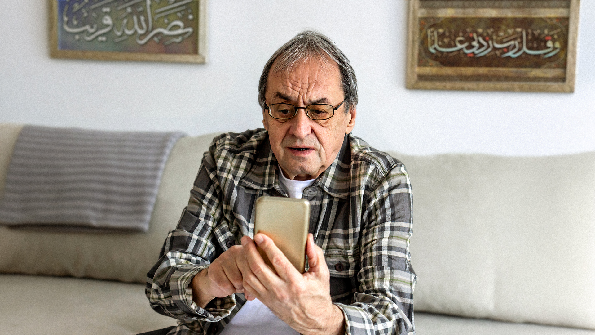 صورة خاص بالحدود: أبو طلال يكشف كواليس المسرحية الإسرائيلية الإيرانية