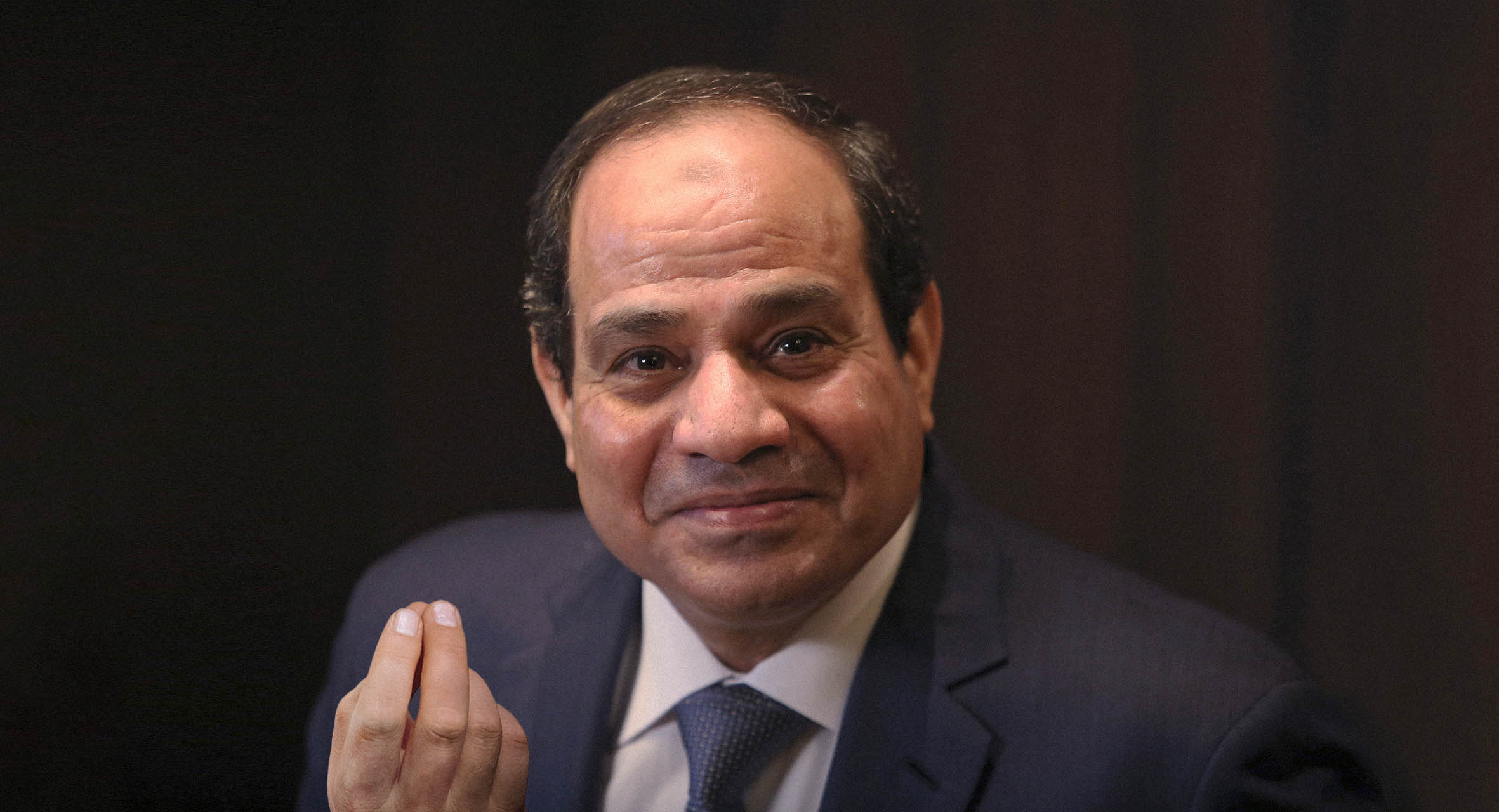 صورة السيسي يعد المصريين بموكب عظيم ينقل فيه جثث عبد الناصر والسادات ومبارك