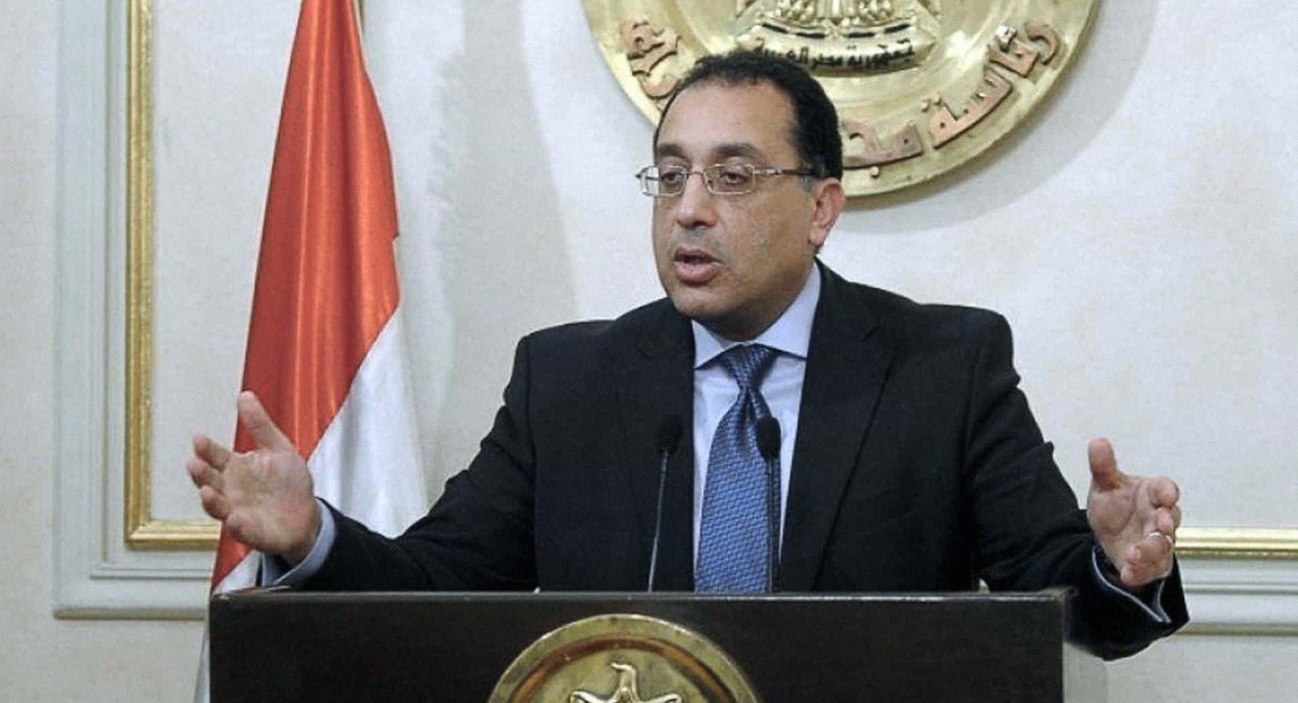 صورة الحكومة المصرية للأطباء: كيف ستتعلمون عن الفيروس ما لم تصابوا به؟