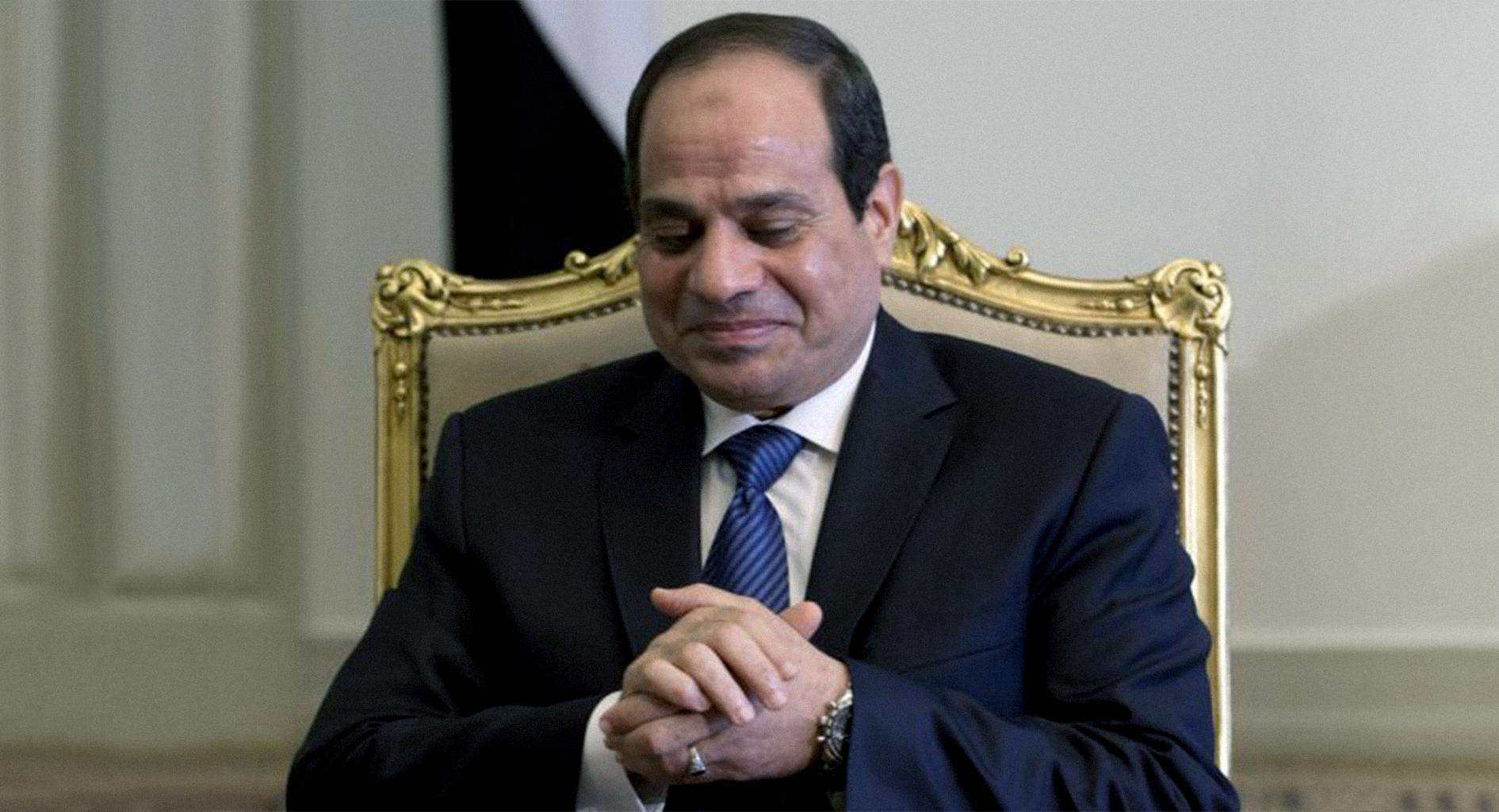 صورة السيسي يُفرج عن مئات المعتقلين ليتمكَّن من القبض عليهم مجدداً