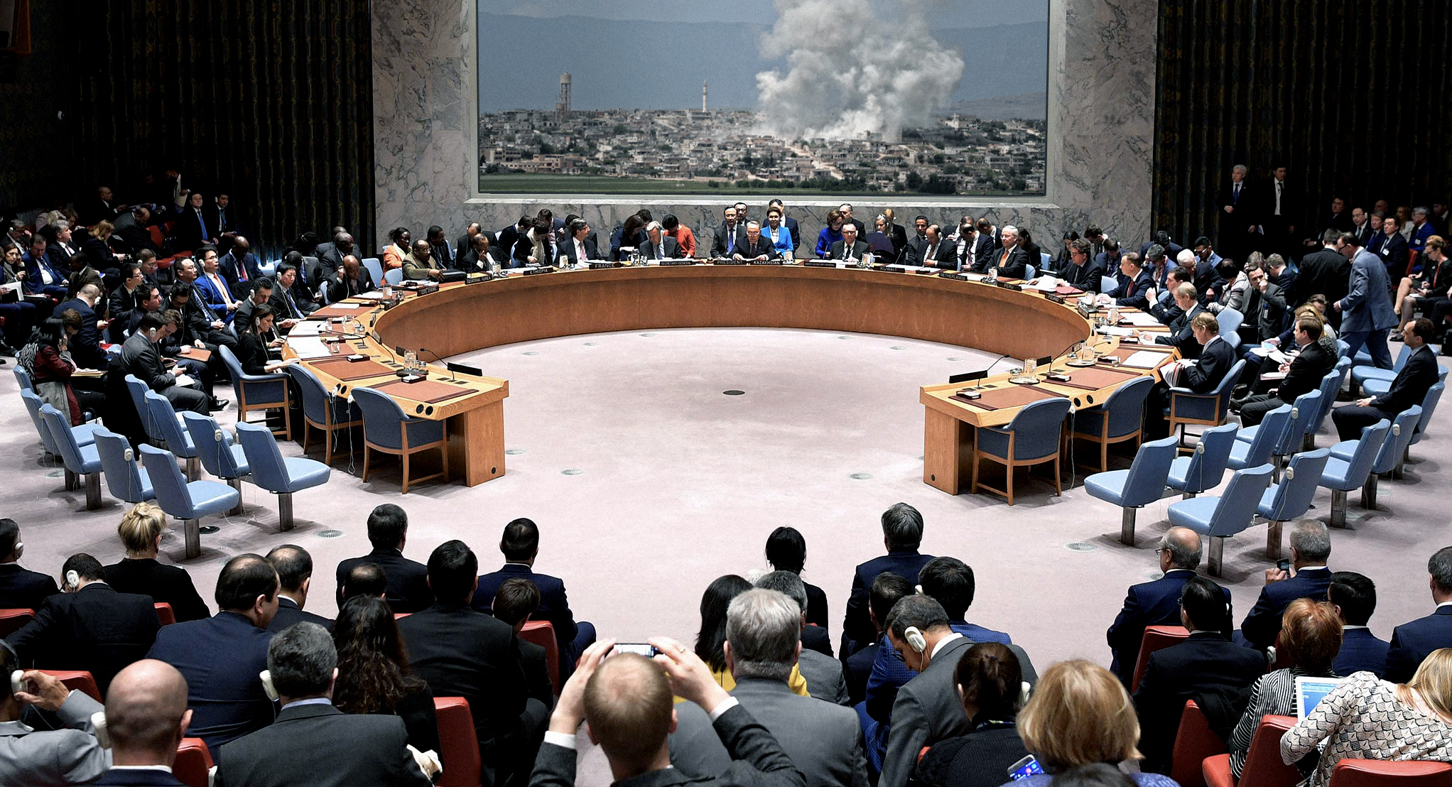 صورة مجلس الأمن يعقد اجتماعاً لمناقشة أوضاع إدلب والدردشة حول الأزمة الحالية وتبادل الفيتوهات