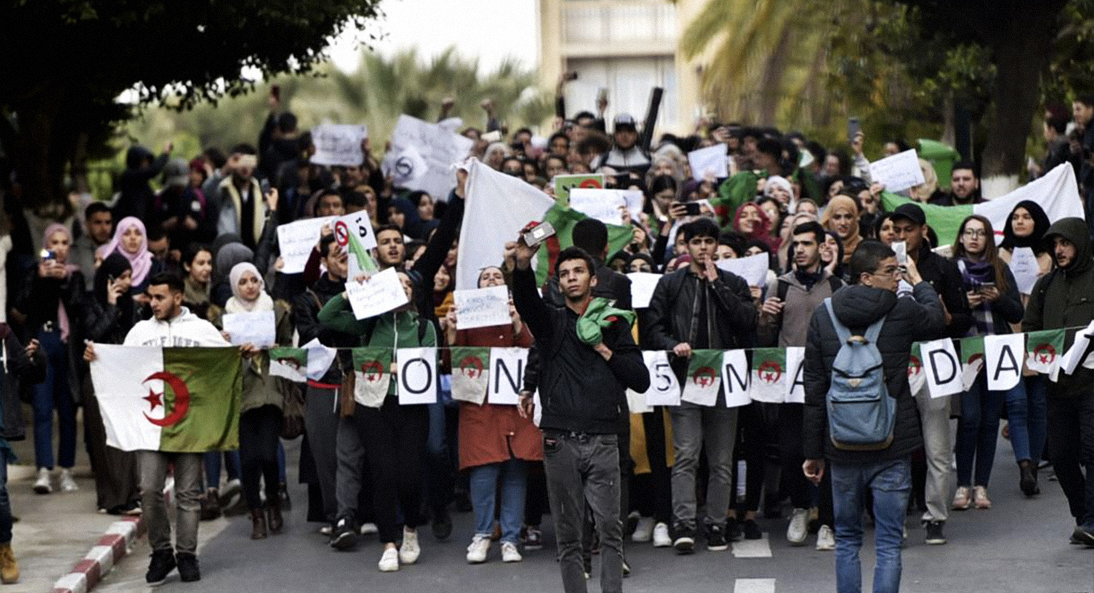 صورة الحكومة الجزائرية تُوسِّع قرار تعطيل الجامعات وتفرض عصياناً مدنياً