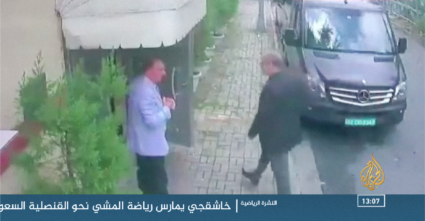 صورة الجزيرة تستغل نشرتها الرياضية لتبث لقطات لممارسة خاشقجي رياضة المشي نحو القنصلية السعودية