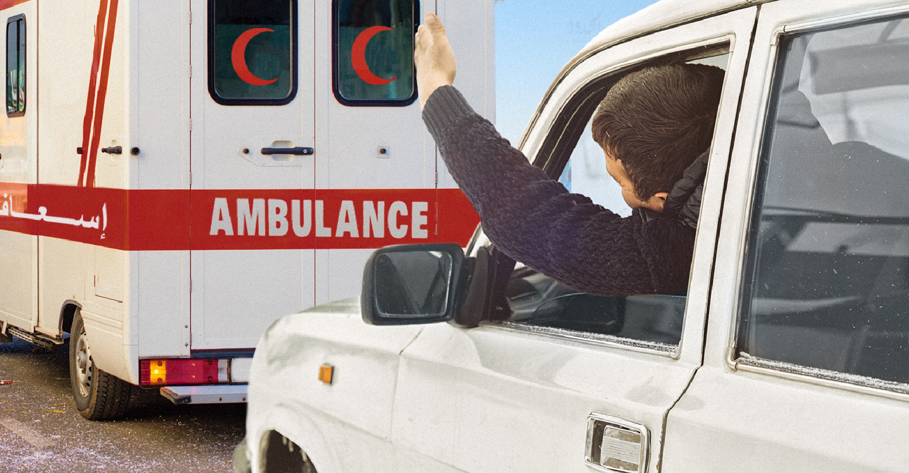 صورة سيارة إسعاف ترفض تغيير مسربها لفتح الطريق أمام شاب تأخّر عن الإفطار