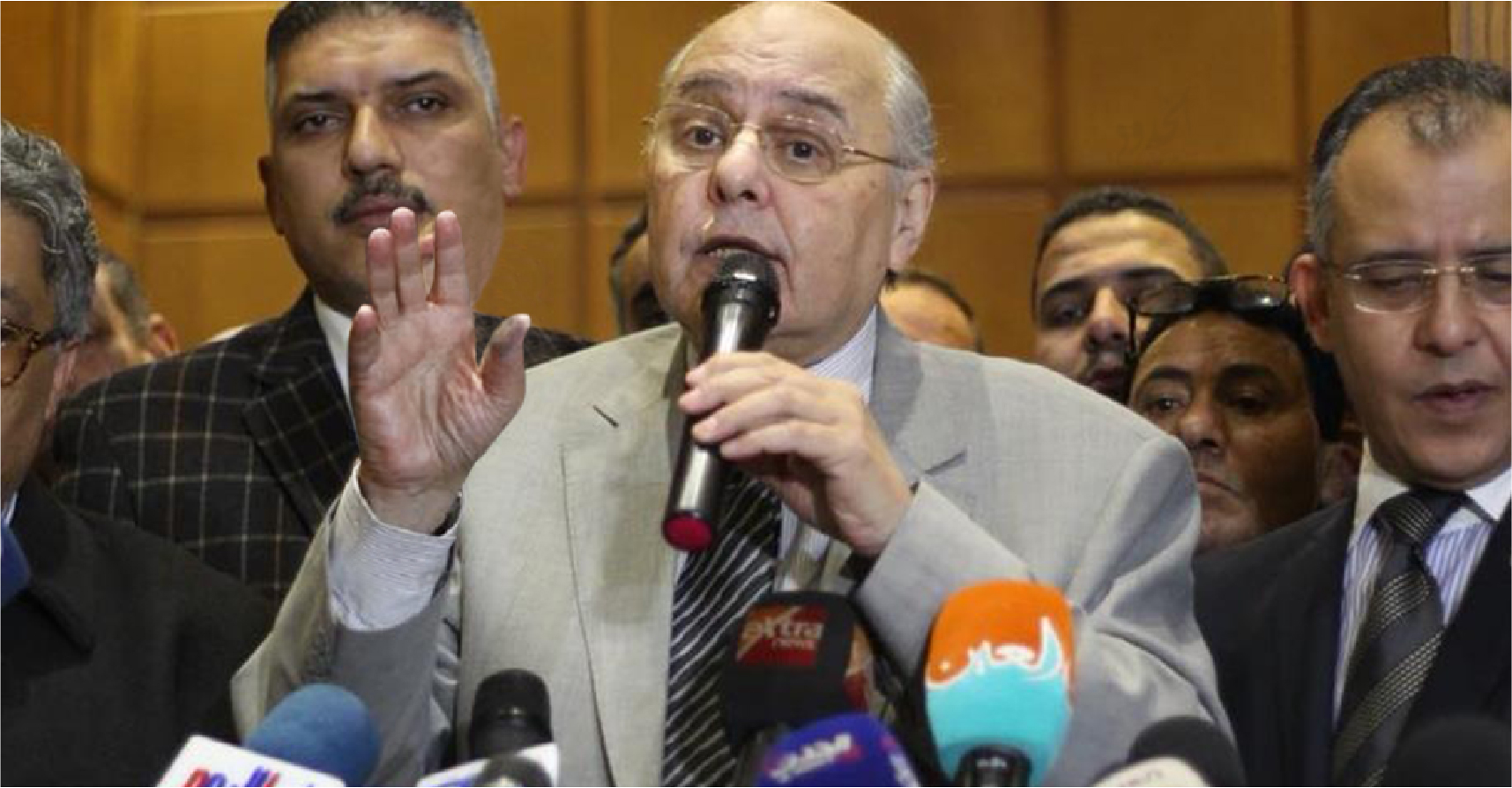 صورة مرشّح رئاسي مصري يتبرّأ من الخونة الذين سيصوّتون له بدل السيسي