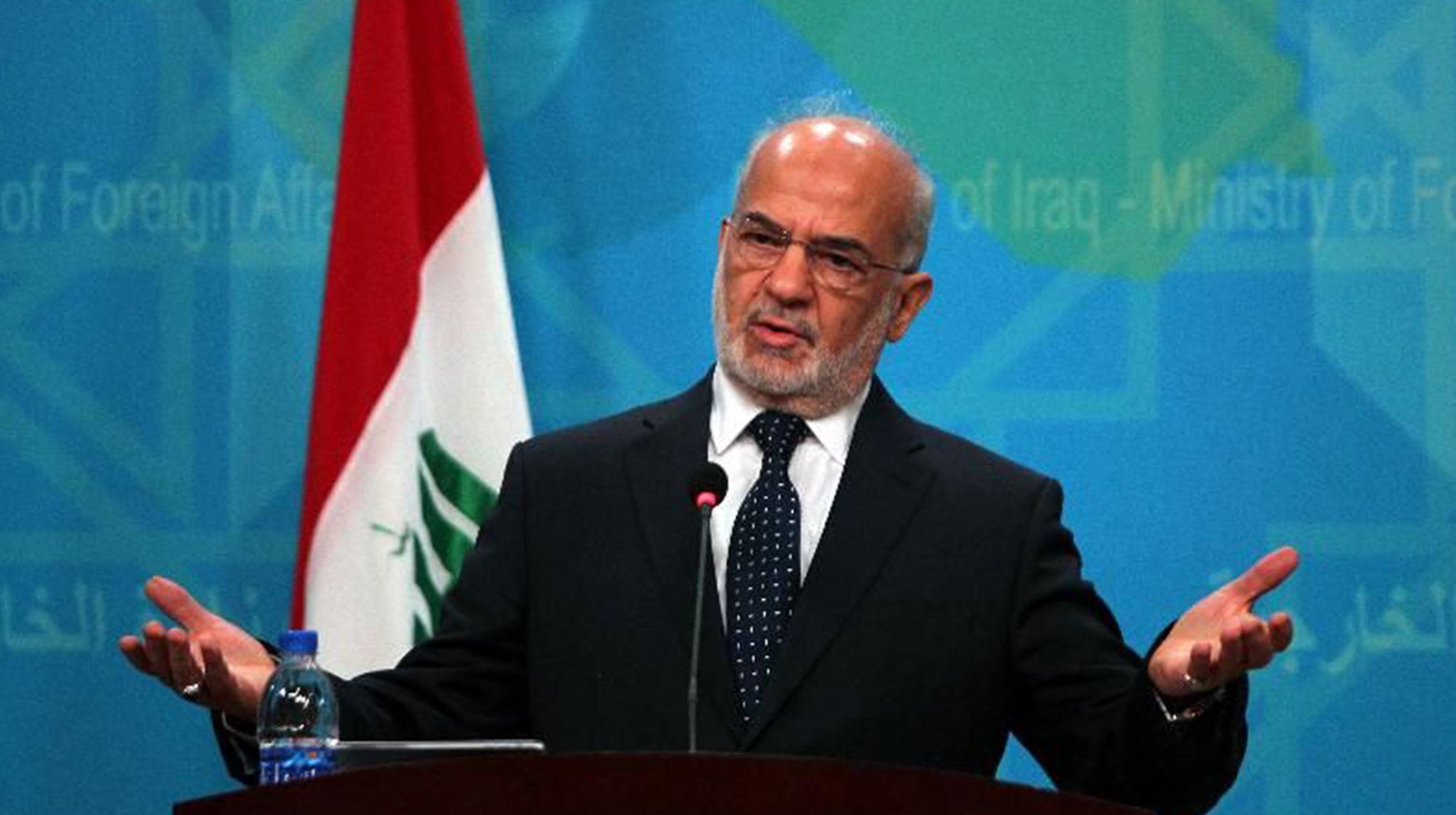 صورة وزير الخارجية العراقي يؤكّد أن إيران لا تتدخل في العراق بدليل موافقتها على إدلائه بهذا التصريح