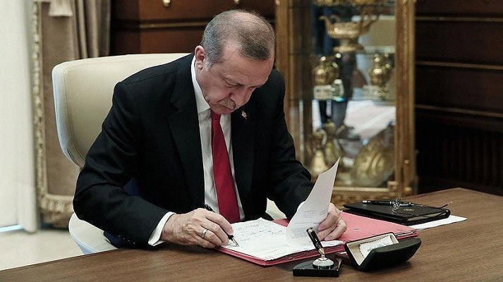 صورة إردوغان يأمر باعتقال جميع من صوتوا ضد التعديلات الدستورية والذين لم يشاركوا بالتصويت بتهمة “الضلوع في محاولة الانقلاب”