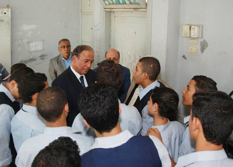 صورة منظمة العفو الدوليّة تزور عدداً من المدارس الحكومية للاطمئنان على أوضاع المعتقلين