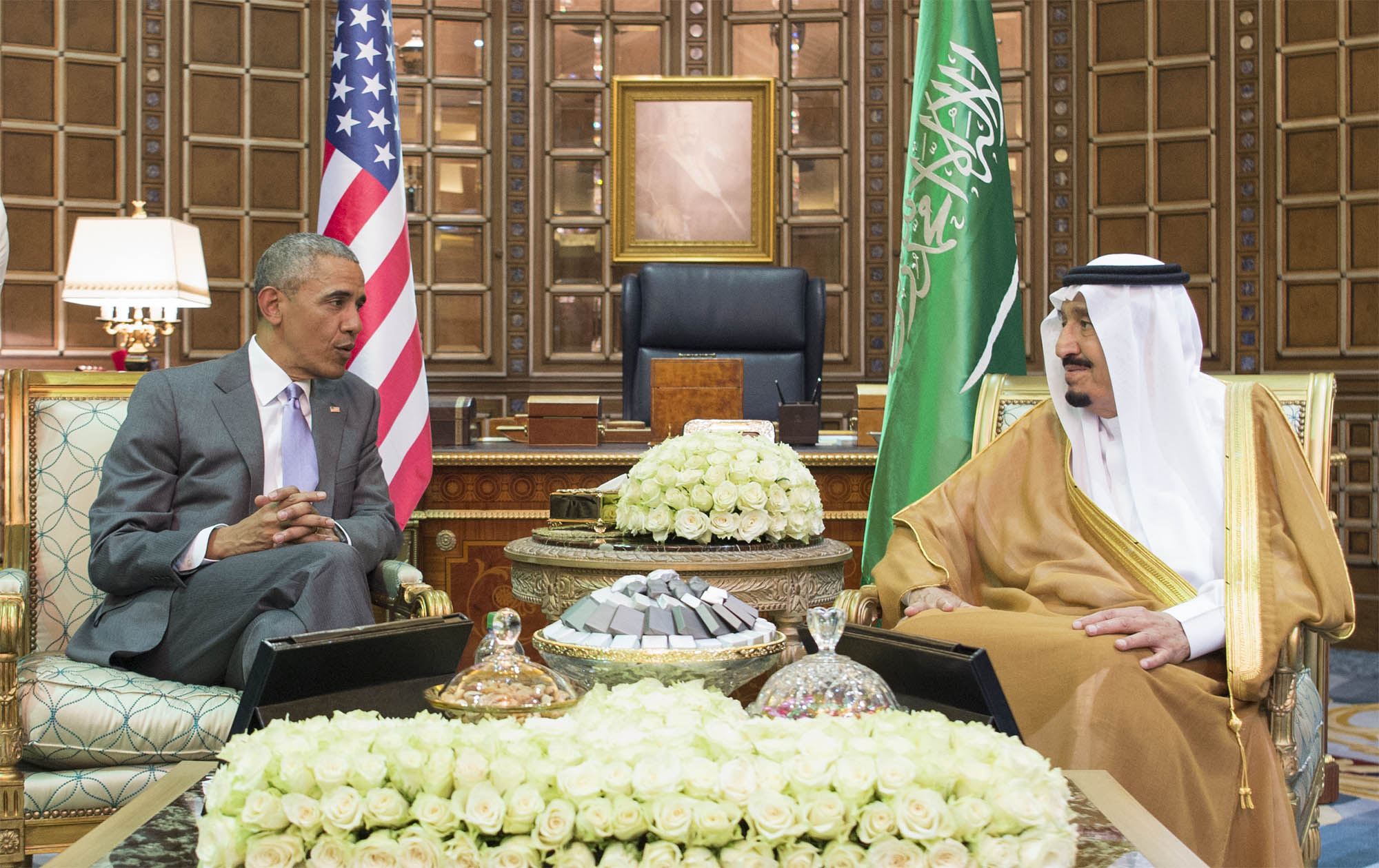 صورة أوباما يدافع عن نفسه مؤكّداً للسعودية أن ارتباطه بإيران مجرّد “متعة”