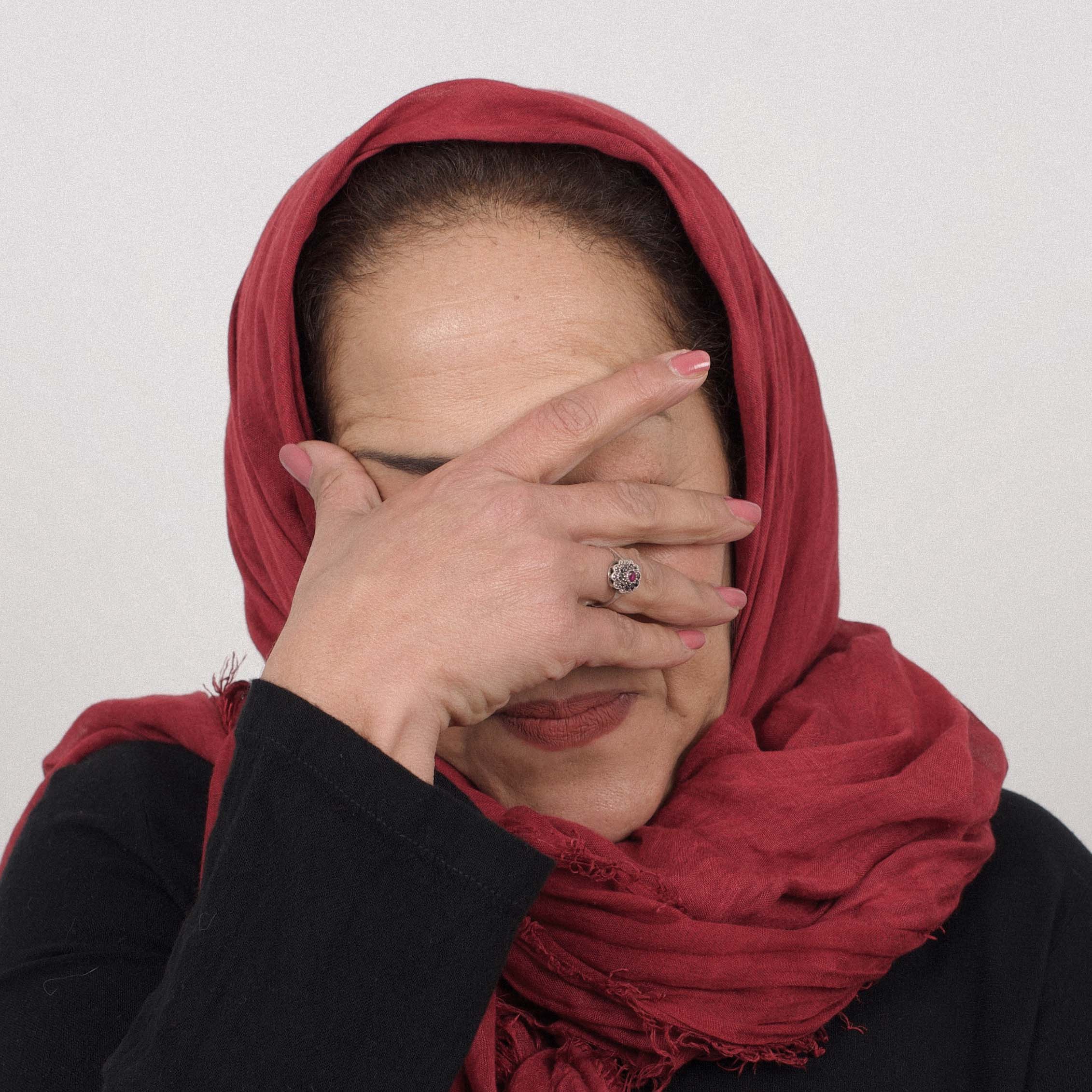 سنية الدندولي، إحدى قريبات العروس